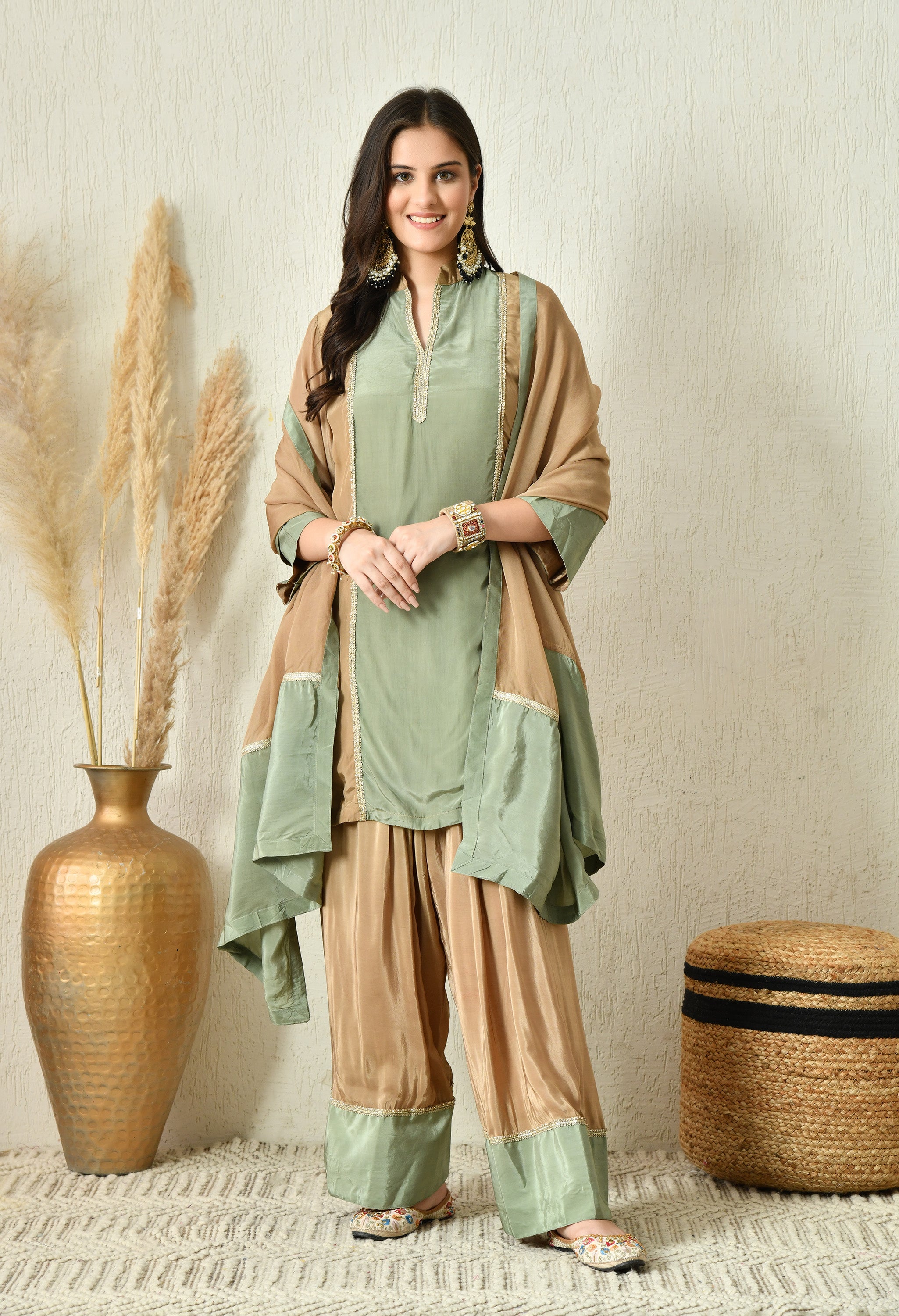 Begumj Begum Farshi Suit-Pure Crepe – Begum Shop